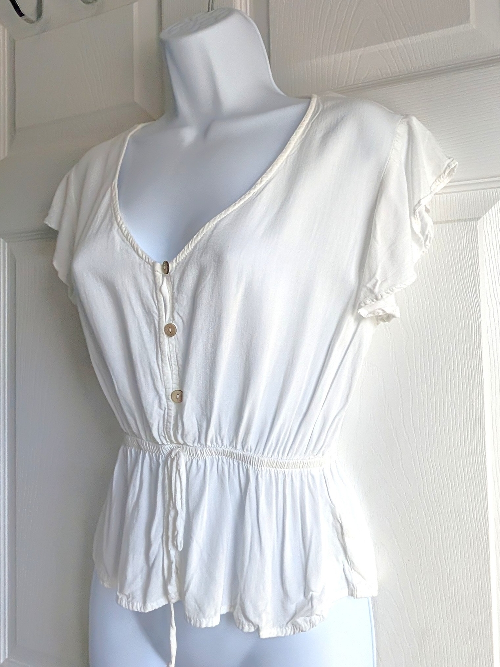 One Clothing Womens Lightweight White Button-Front Peplum Blouse in Small